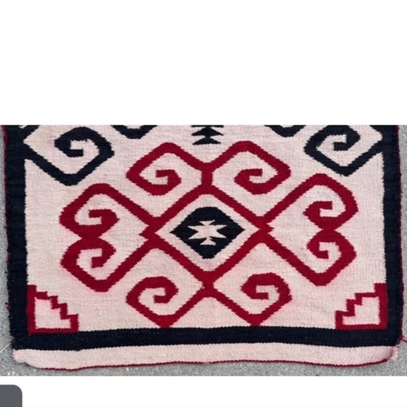 Southwest native American hand woven red and‎ black Navajo rug c.1930's - Picture 6 of 8